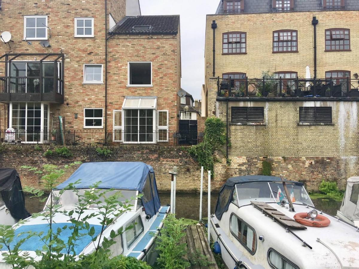 River Penthouse Apartment In The Heart Of Saint Neots Exterior photo